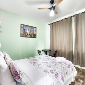 Basic Twin Room, 1 Double Bed, Garden View, Ground Floor | Egyptian cotton sheets, minibar, iron/ironing board, WiFi - Pousada Della Vegas (Serra Negra)