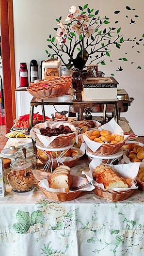 Free daily full breakfast