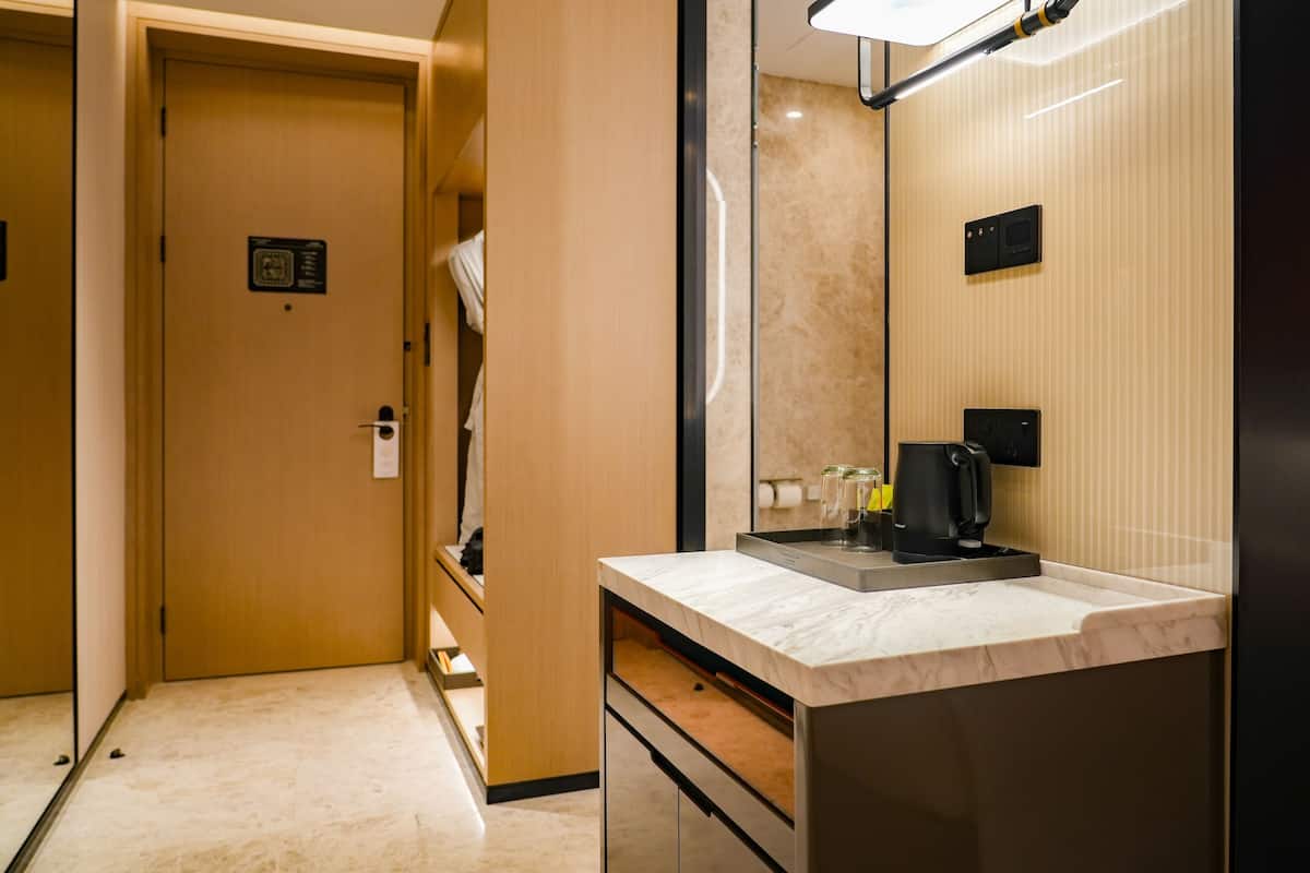 Down comforters, in-room safe, laptop workspace, blackout drapes