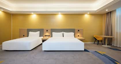 Holiday Inn Express Chengdu Tianfu Square by IHG