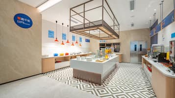 Petit déjeuner buffet compris tous les jours