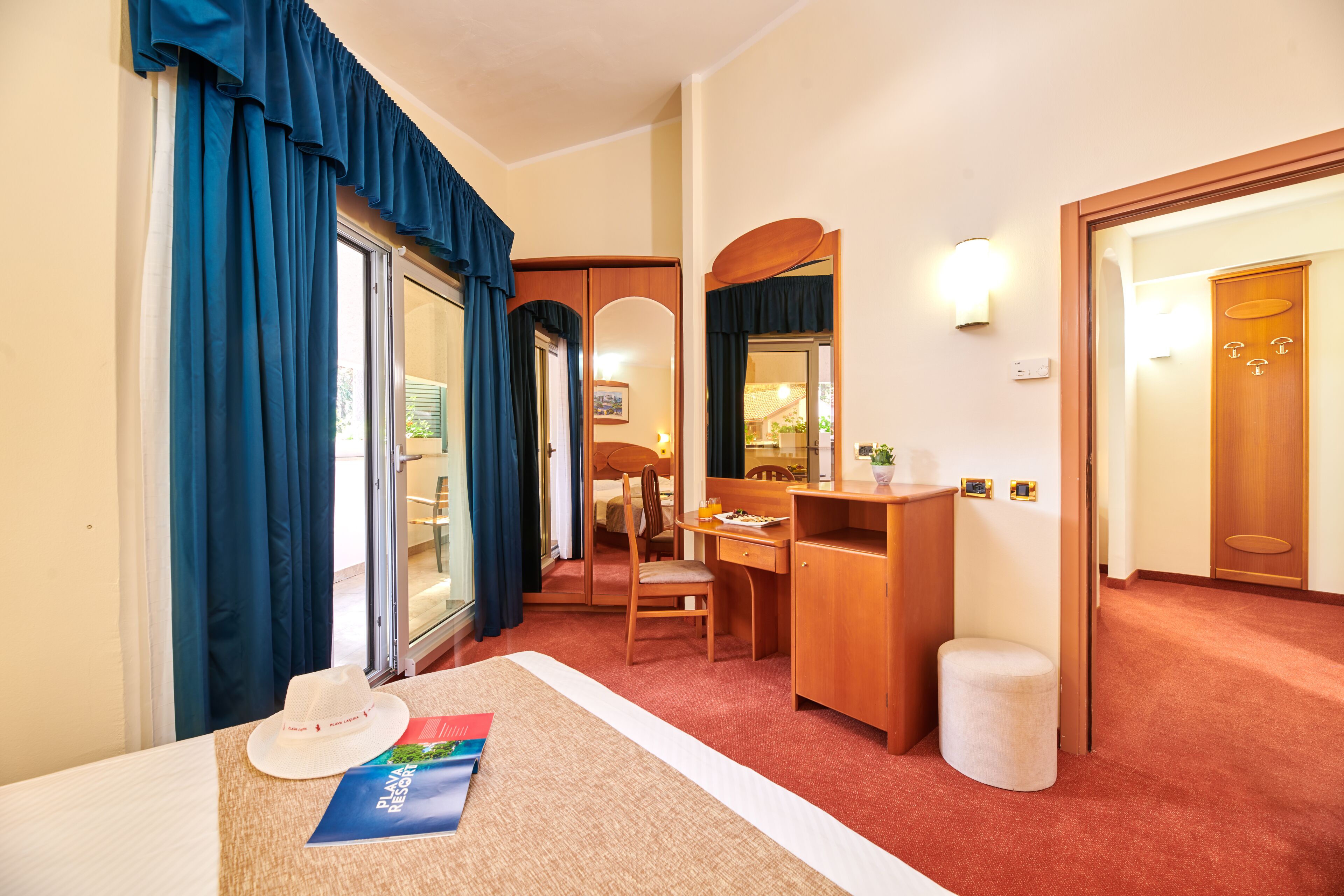 family room with balcony - sea side | 1 bedroom, minibar, in-room safe, travel cot