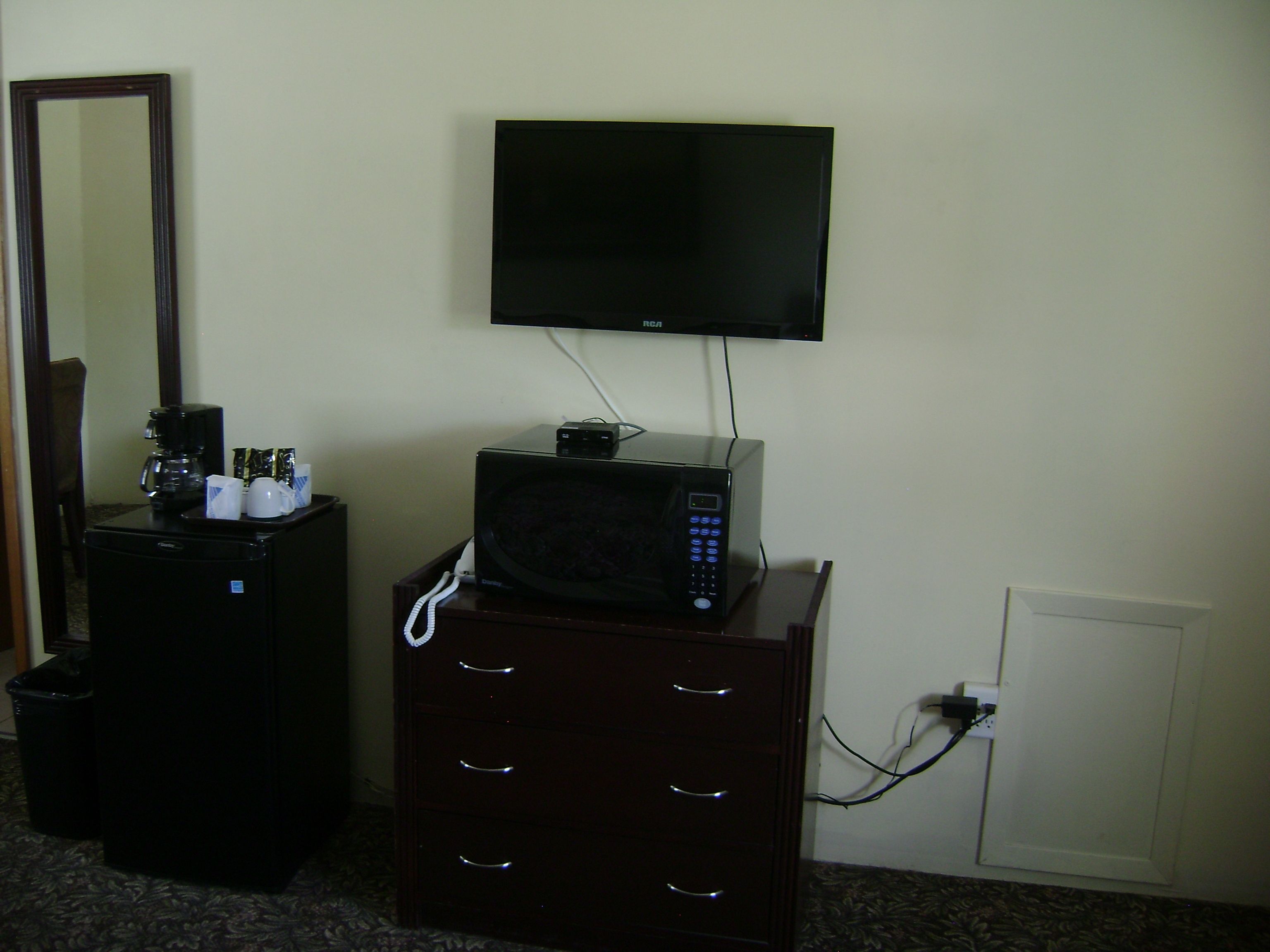 客房, 1 张特大床 | 办公桌、熨斗/熨衣板、免费 WiFi、床单