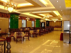 Restaurant - Kunming He Ri Jun Hotel (Kunming)