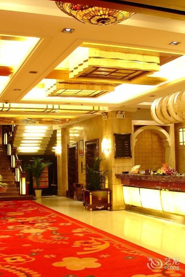 Lobby - Kunming He Ri Jun Hotel (Kunming)