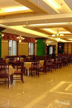 Restaurant - Kunming He Ri Jun Hotel (Kunming)