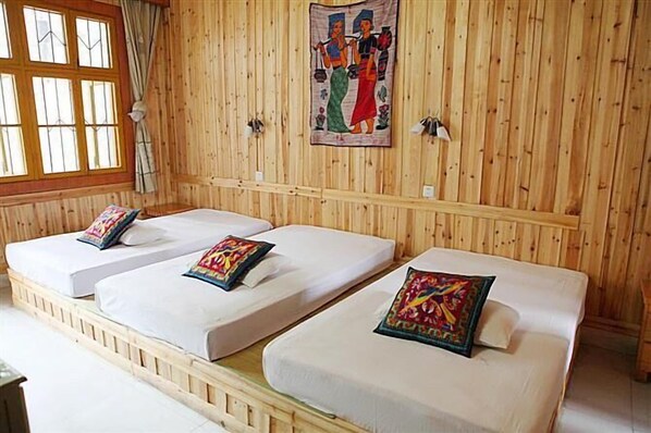 Room - Fenghuang Post House (Xiangxi)