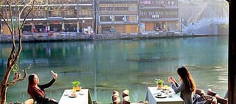 Fenghuang Waitin For You Inn