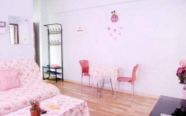 Living room - Eden Garden Hotel Apartment (Chengdu)