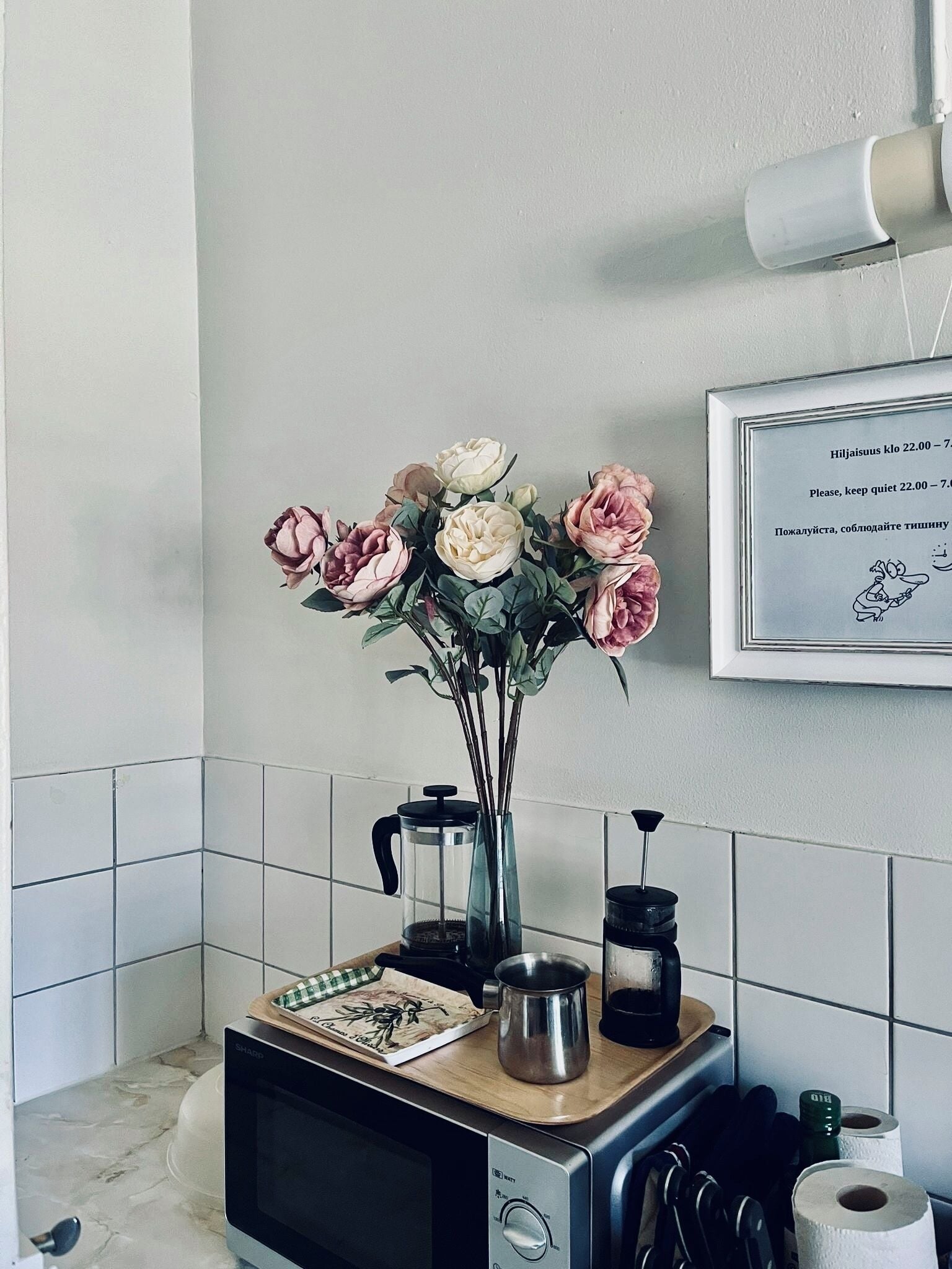 Full-sized fridge, microwave, oven, toaster