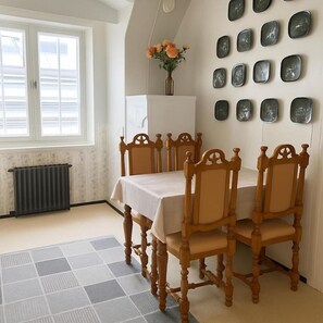 大型雪櫃/冰箱、微波爐、焗爐、多士爐