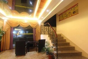 المنشأة من الداخل