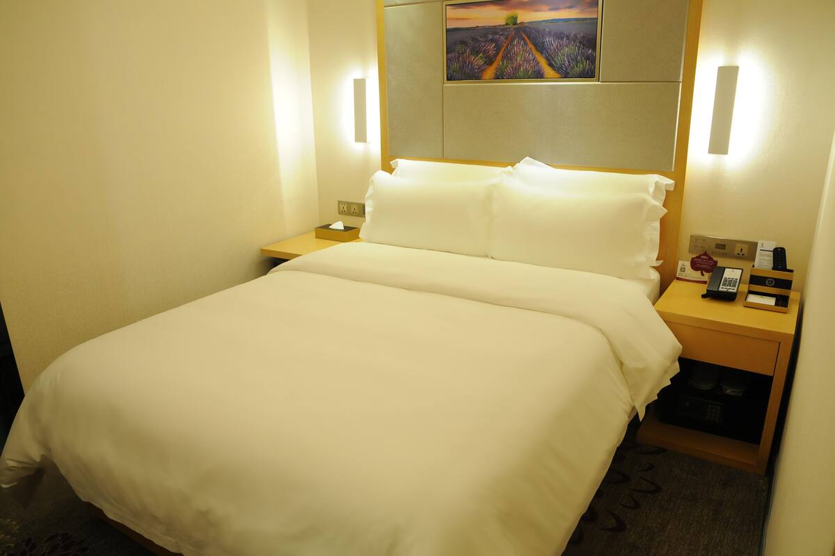Superior Double Room（No Window） | Premium bedding, in-room safe, desk, blackout drapes