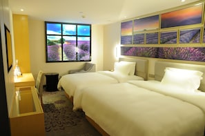 Family Room | Premium bedding, in-room safe, desk, blackout drapes