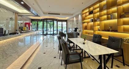 Huashu Yi Hotel (Shanghai Fengxian Sports Center)