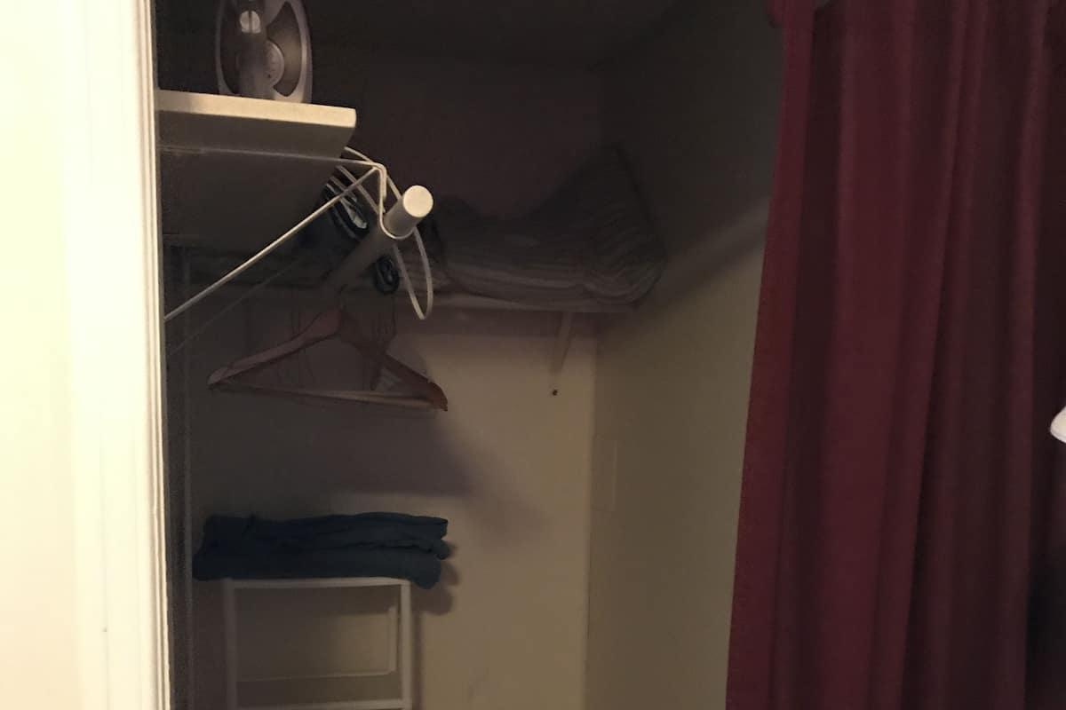 Economy Apartment, 1 Queen Bed | WiFi (free), individually decorated, individually furnished, bed sheets
