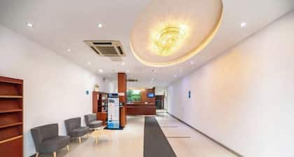 Hanting Hotel (Shanghai Lujiazui Zhangyang Road)