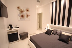 1 bedroom, in-room safe, desk, soundproofing