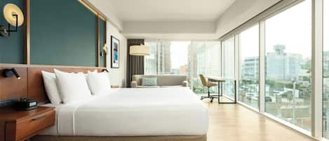 Panoramic Room, 1 King Bed, Non Smoking, City View (Corner) | Minibar, in-room safe, desk, soundproofing