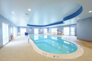 Una piscina cubierta