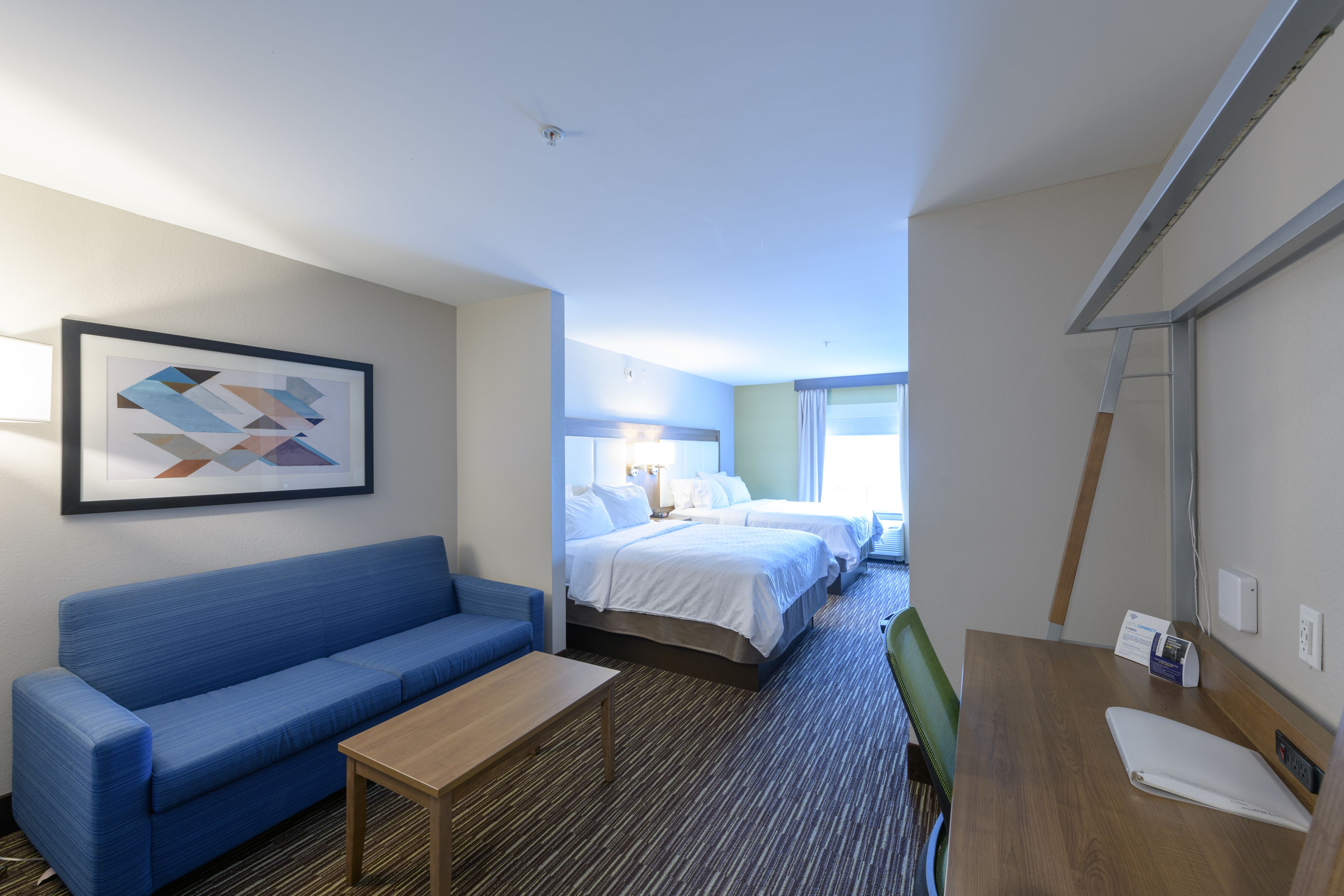 suite | 1 bedroom, in-room safe, desk, iron/ironing board