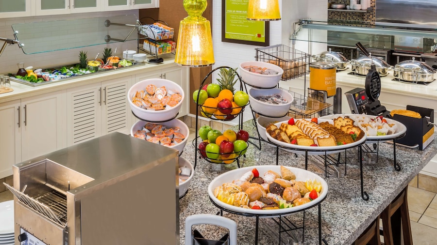 Hilton Garden Inn Wayne