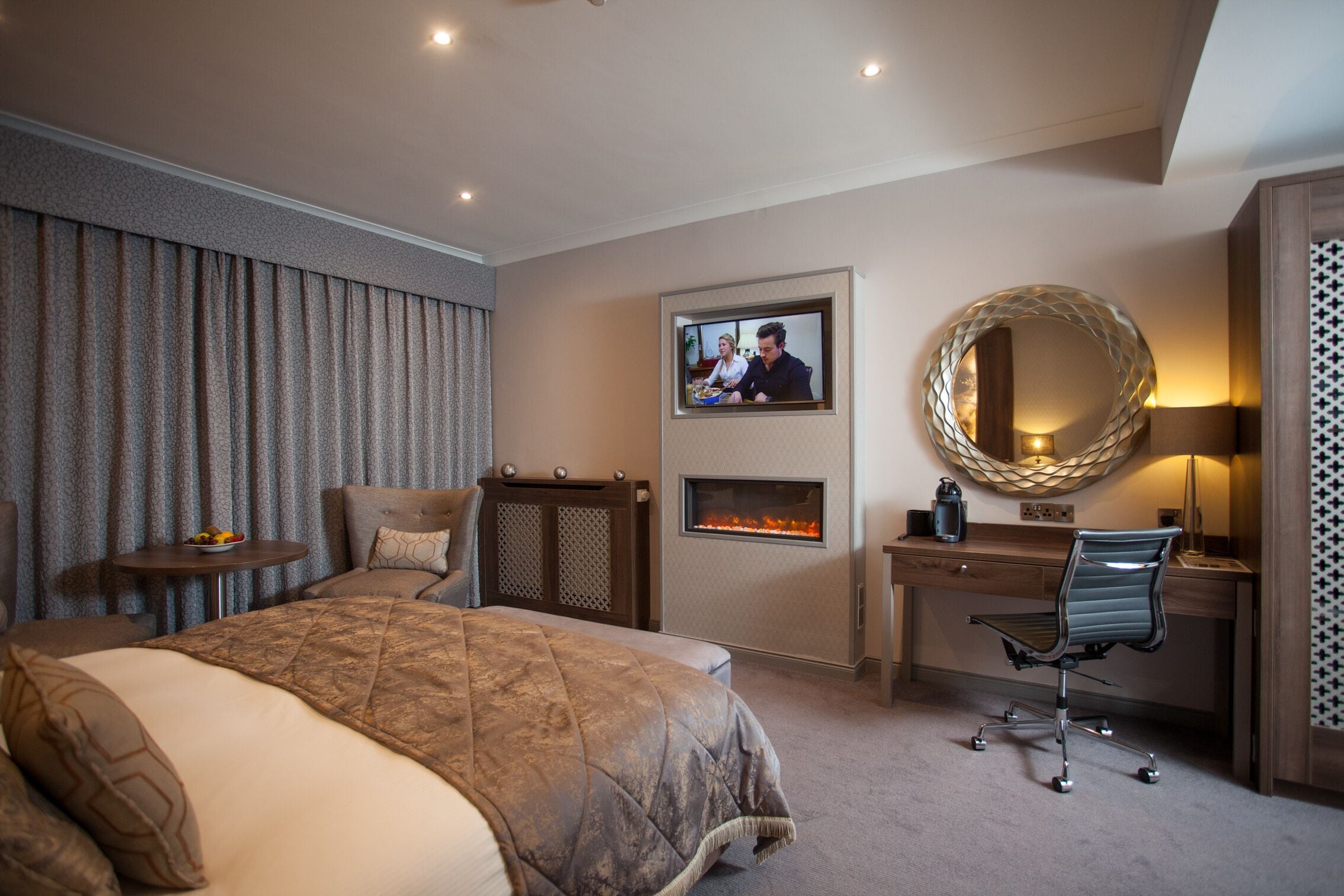 executive room, ground floor | in-room safe, iron/ironing board, free wifi, bed sheets