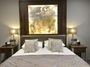 行政客房, 地面 | 房內夾萬、熨斗/熨衫板、免費 Wi-Fi、床單