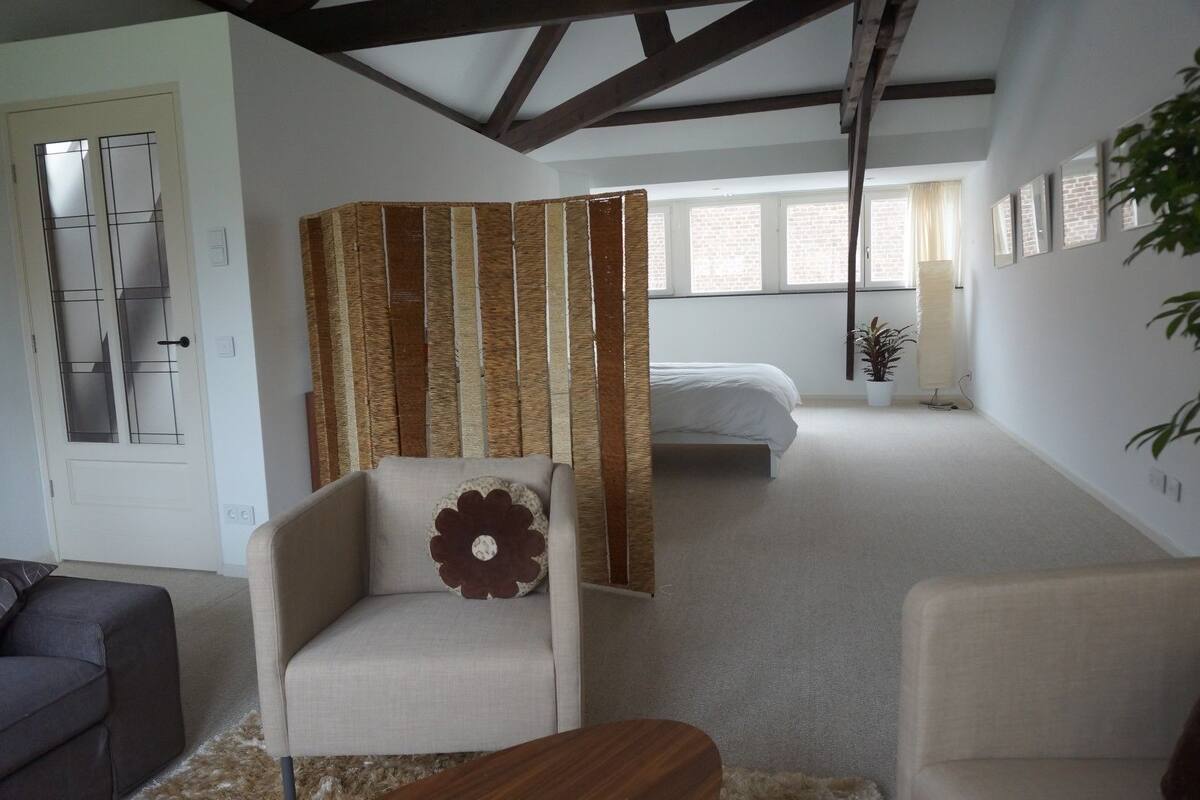 Superior Studio, Garden View | Living area