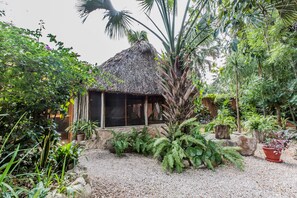 Design Cabin, 1 King Bed, Non Smoking, Kitchenette | Terrace/patio - Casa Quetzal Hotel Boutique (Valladolid)