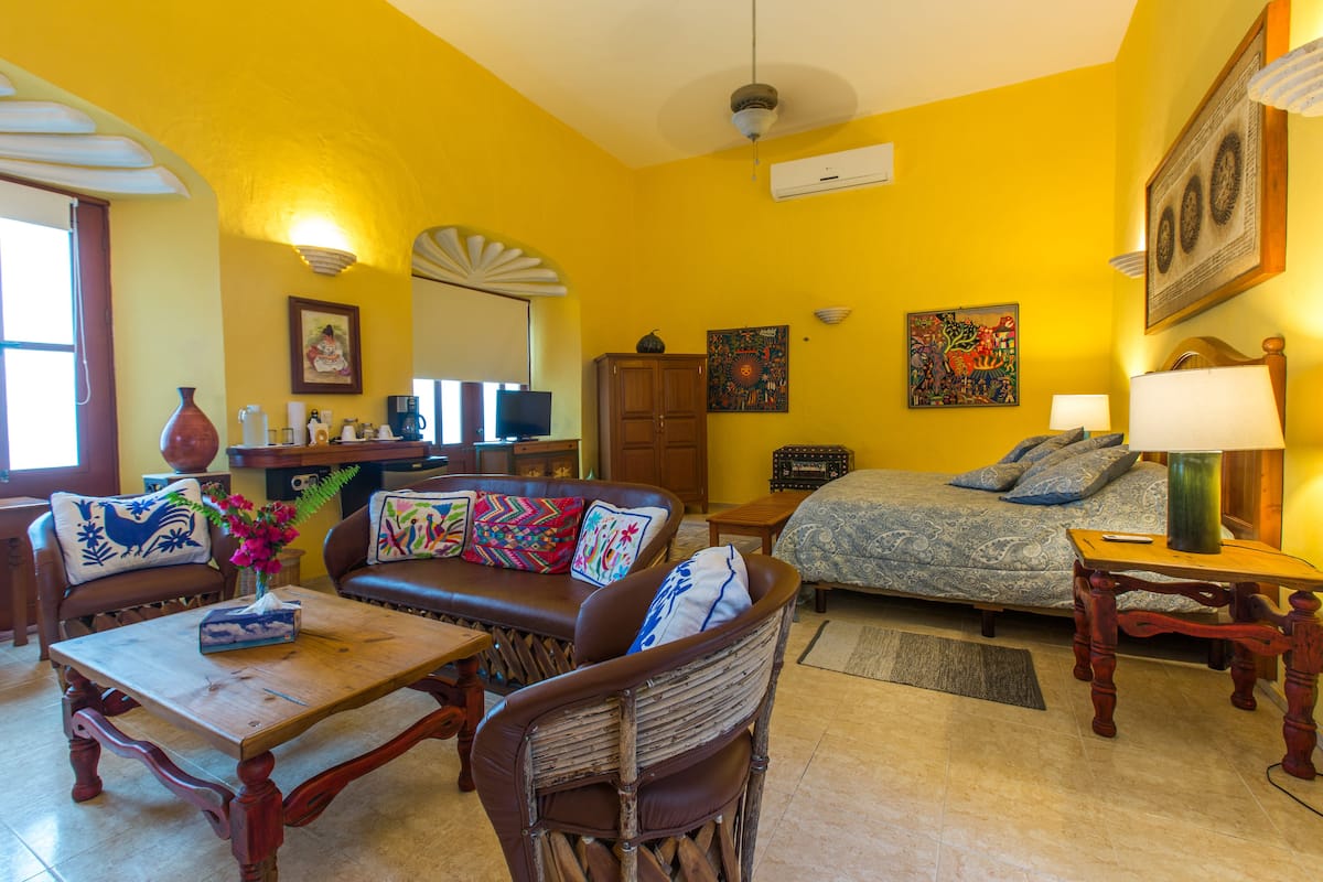 design suite, 1 king bed | premium bedding, in-room safe, individually decorated