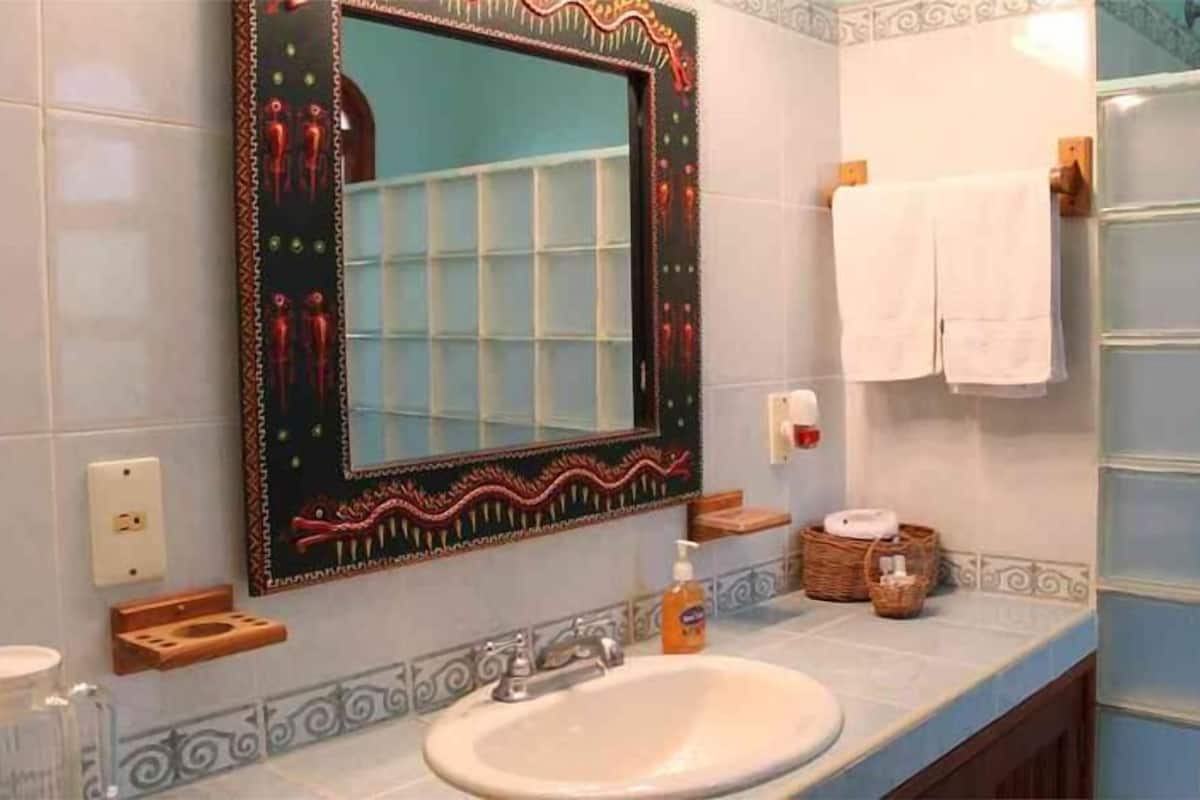 double room | bathroom sink