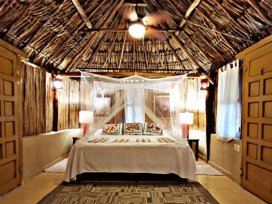 Design Cabin, 1 Katil Raja (King), Non Smoking, Kitchenette | Peralatan tempat tidur premium, peti besi dalam bilik