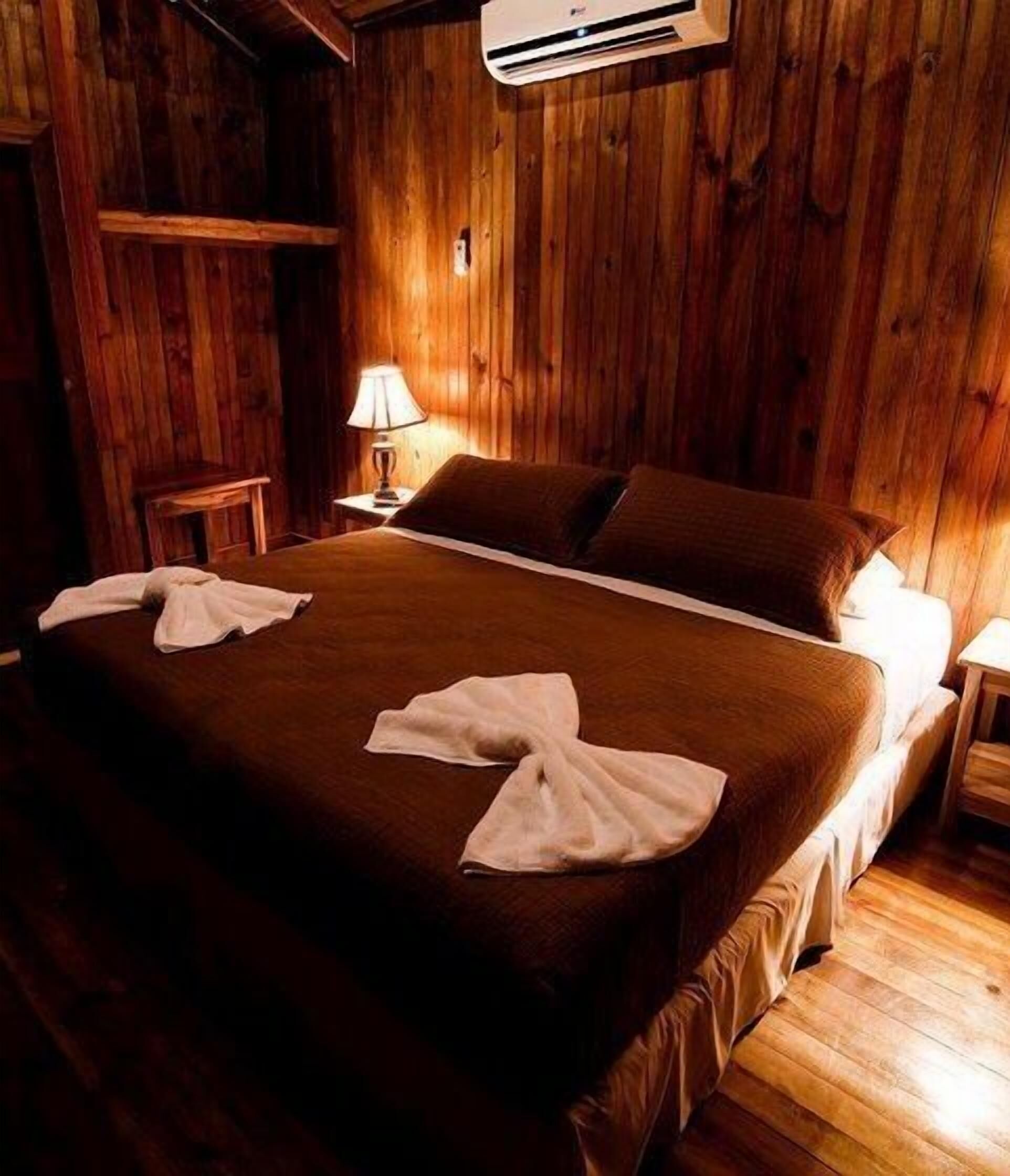 Rollaway beds, free WiFi, bed sheets
