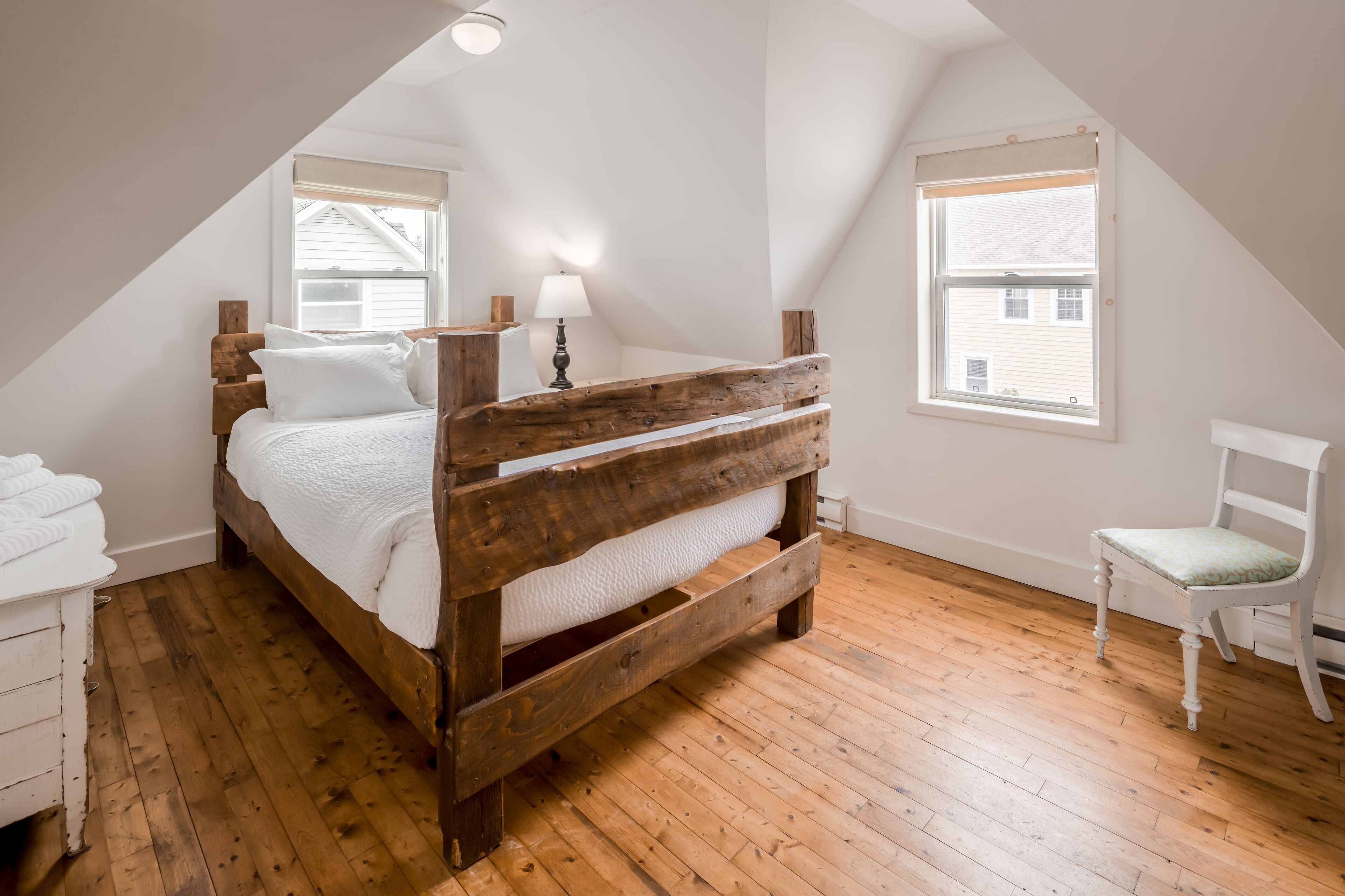 classic cottage | individually decorated, individually furnished, soundproofing