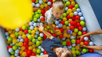 Khu vui chơi trẻ em - trong nhà