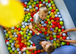 Children's play area - indoor - Isabella Island Miramare Suites & Villas (Porec)