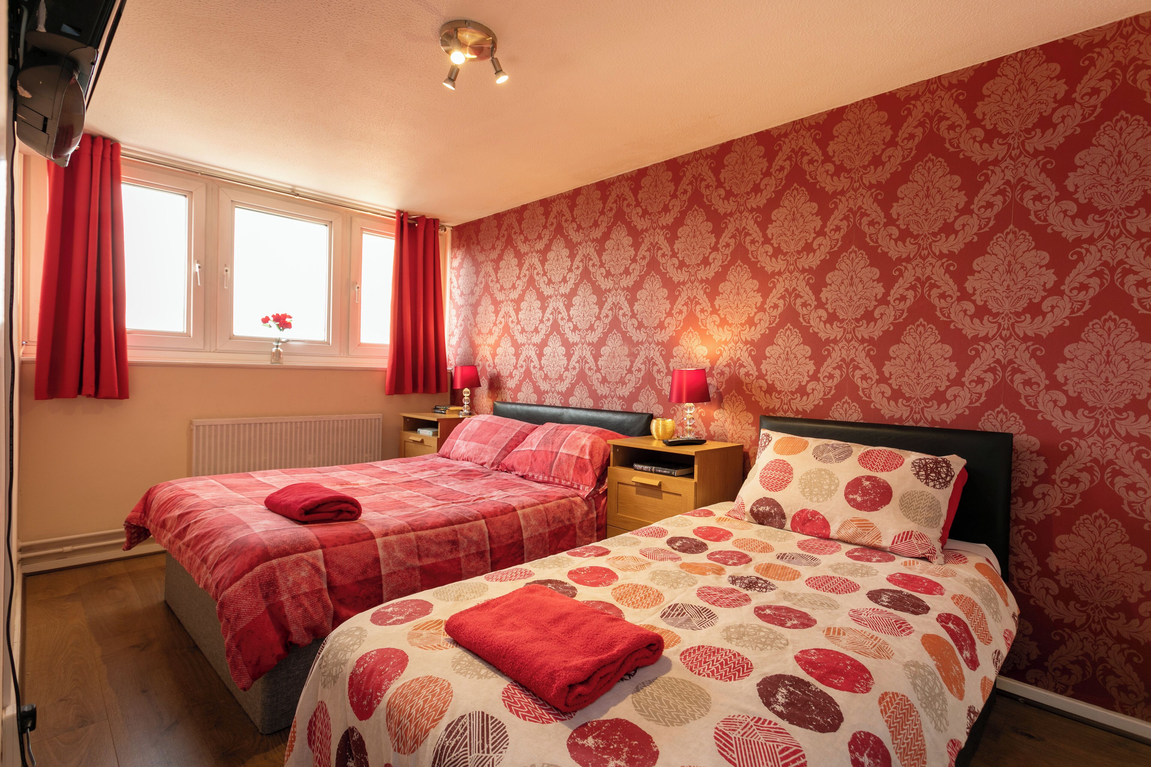 Laptop workspace, iron/ironing board, free WiFi, bed sheets