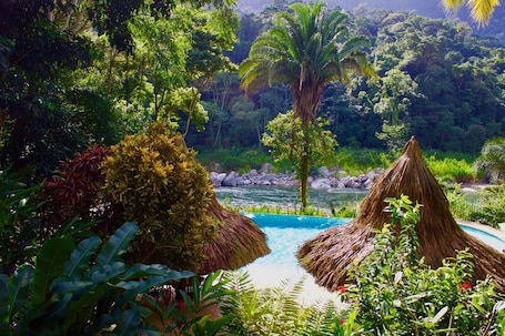 Ceiba Tree Lodge | 1 bedroom, minibar, free WiFi, bed sheets