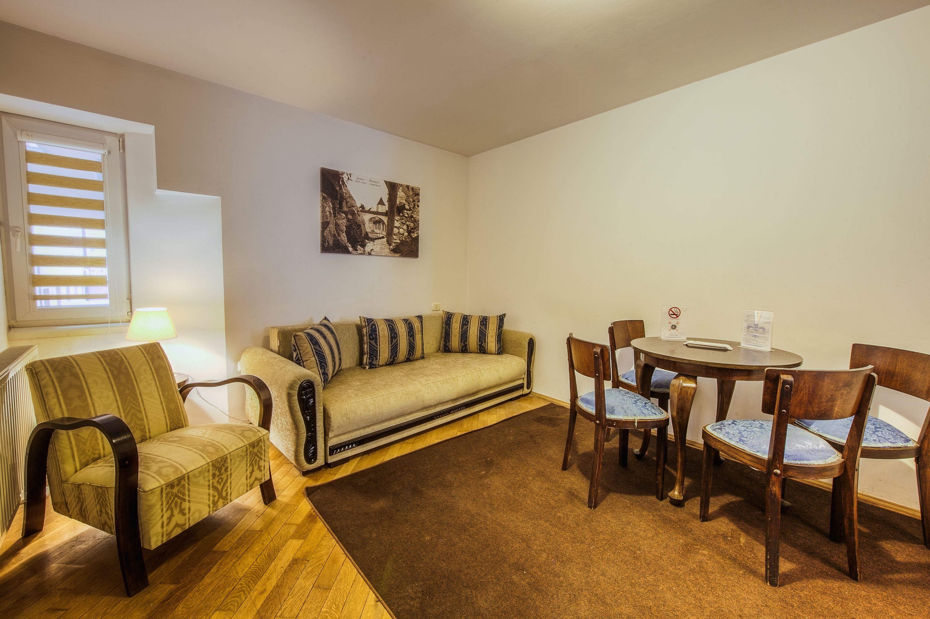 suite, 1 bedroom | living area | 32-inch flat-screen tv with cable channels, tv