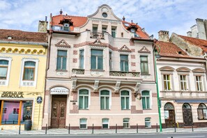 Front of property - Residence Central Annapolis (Brasov)