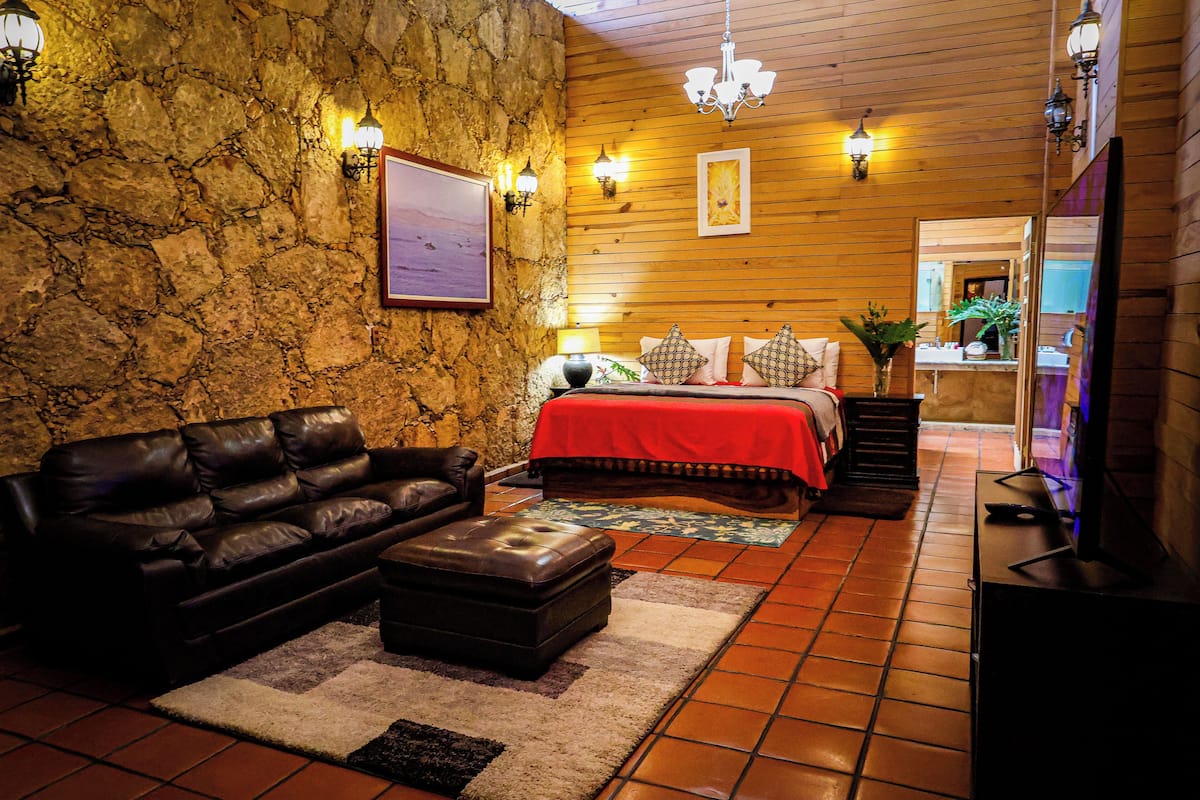 Vil·la presidencial | Minibar gratuït, planxa i posts de planxar i wifi gratuïta