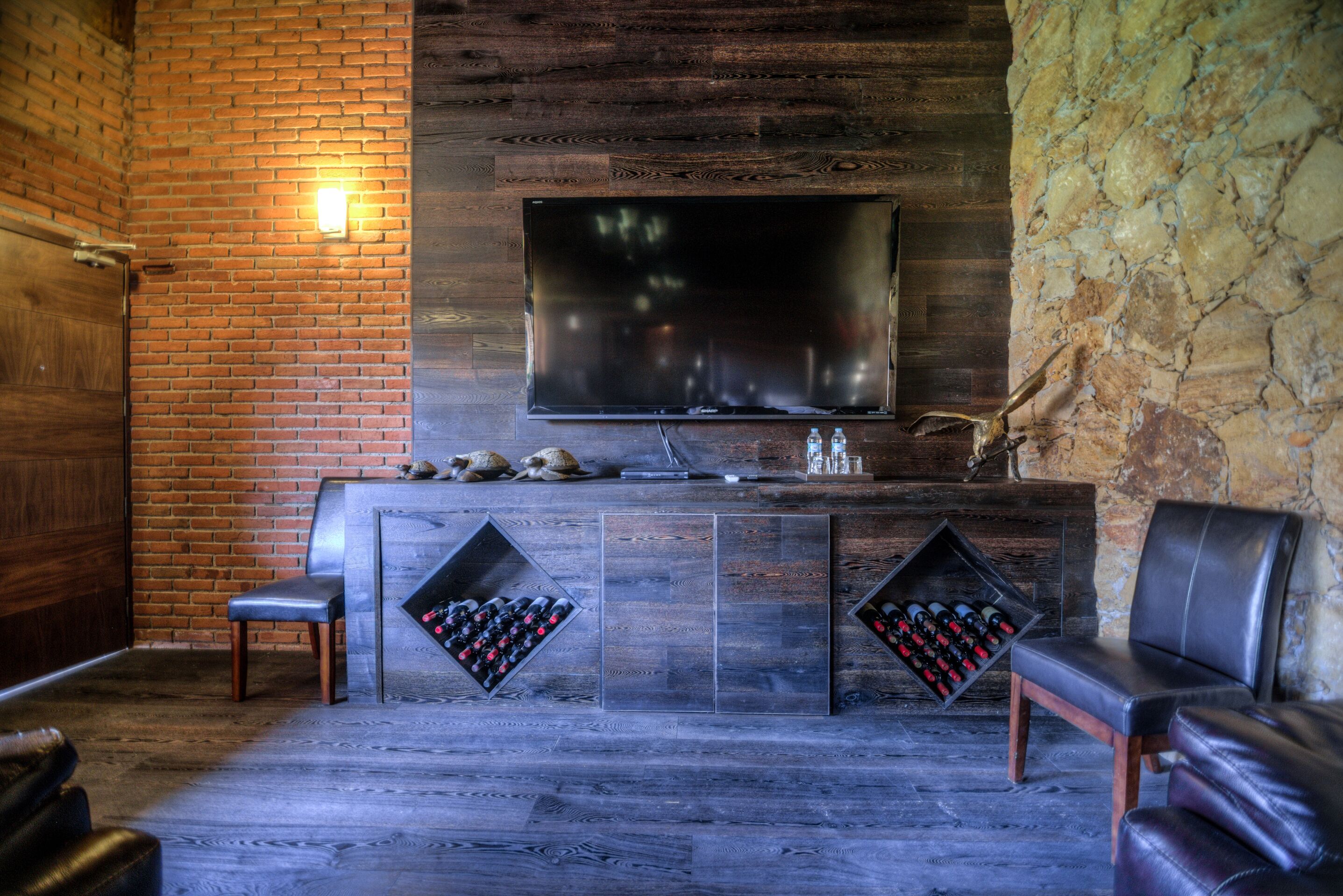 suite matea deluxe | bathroom | shower, hair dryer, bathrobes, towels