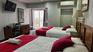 패밀리 쿼드룸, 더블침대 1개 | 저자극성 침구, 책상, 노트북 작업 공간, 침대 시트