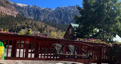 The River's Edge Motel Lodge & Resort