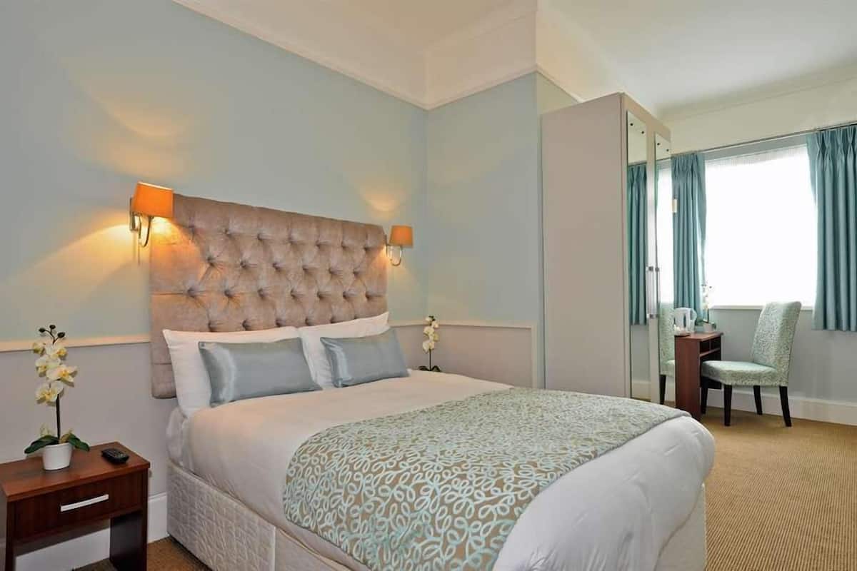 standard double room, 1 double bed | desk, iron/ironing board, free cots/infant beds, free wifi