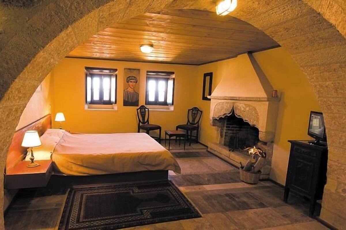 Standard Double Room, Sea View | In-room safe, iron/ironing board (on request), cribs (free), WiFi (free)