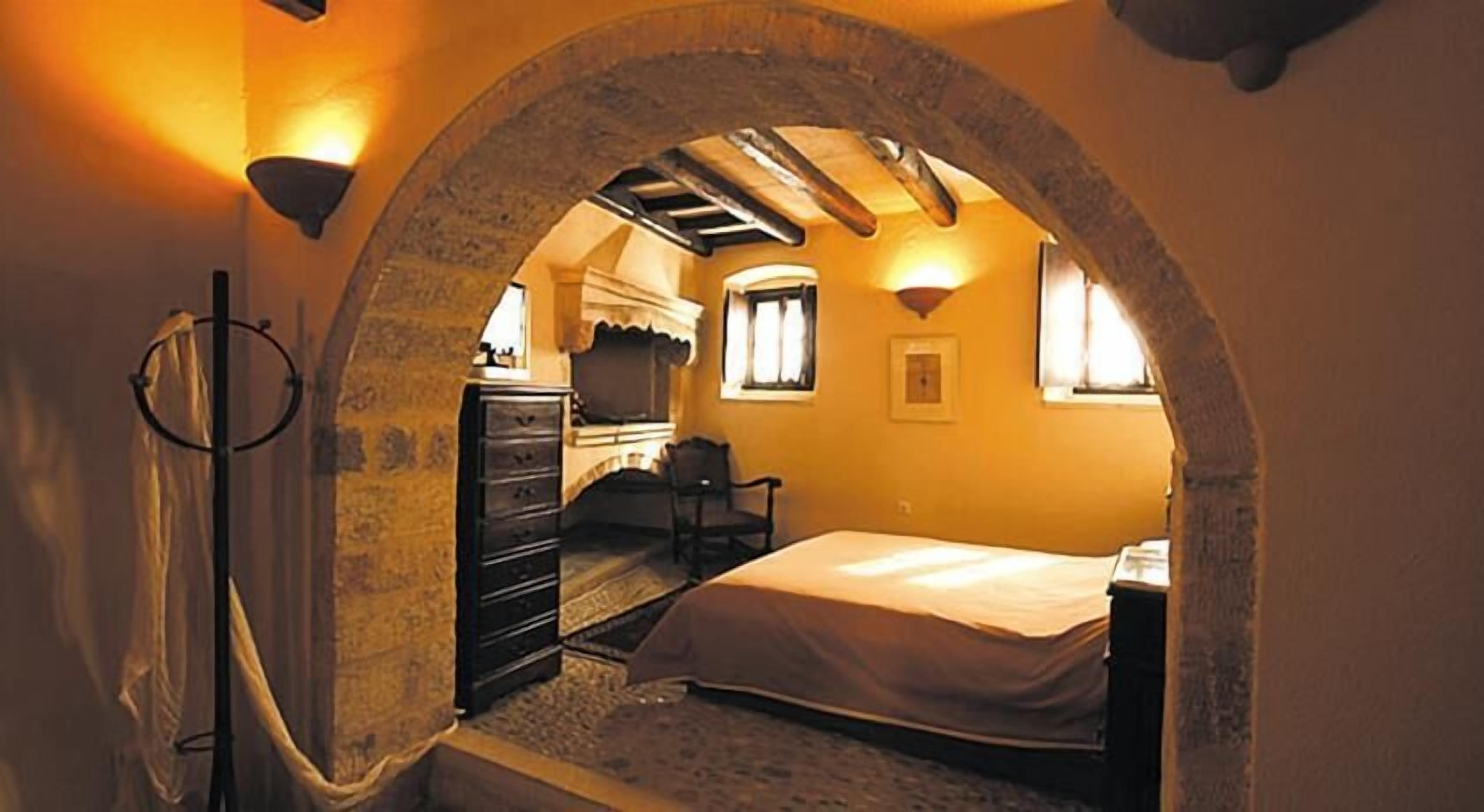 standard double room, sea view | in-room safe, iron/ironing board, free cots/infant beds, free wifi