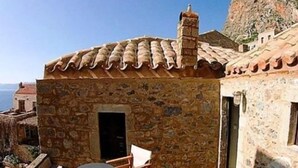 Superior Double or Twin Room, Sea View | Terrace/patio - Hotel Byzantino (Monemvasia)