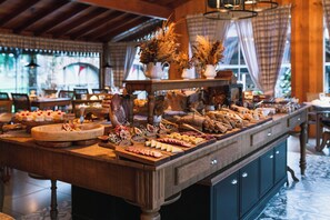 Desayuno bufé gratuito y diario